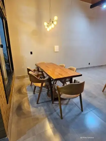meja makan trembsi